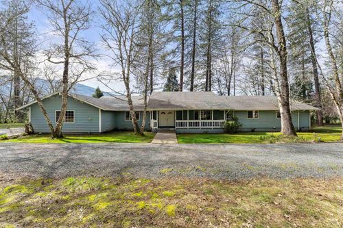 314 Triller Ln, Grants Pass, OR, 97527-8925 | Card Image