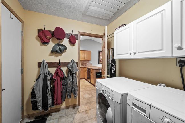 Enjoy the ease of main level laundry. No more trips up and down the stairs! | Image 11