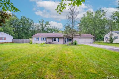 5324 Southway Drive, Home with 3 bedrooms, 1 bathrooms and null parking in Flint Twp MI | Image 3