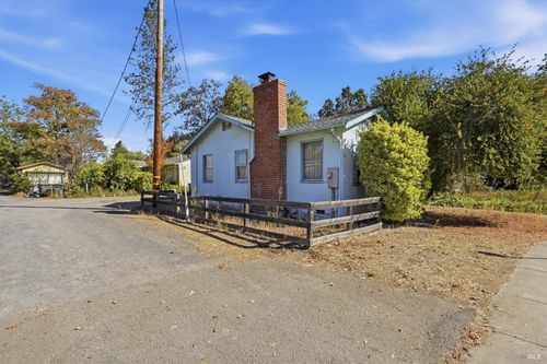 2875 W Steele Ln, Santa Rosa, CA, 95403-3293 | Card Image