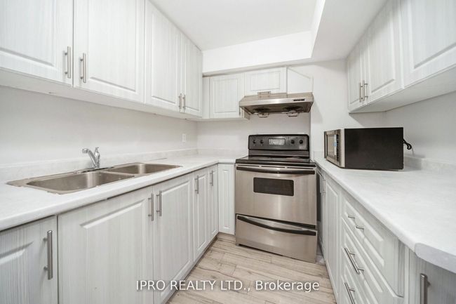 21 Sandway Dr, House other with 7 bedrooms, 5 bathrooms and 4 parking in Brampton ON | Image 9