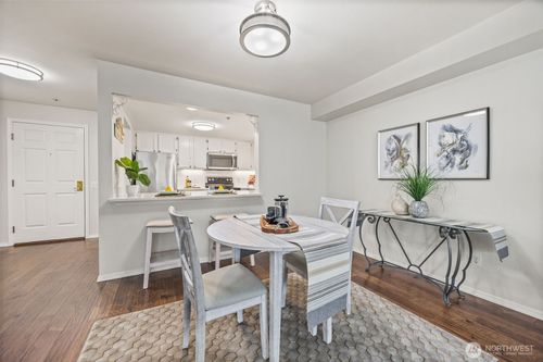 apt-210-4081 224th Ln Se, Issaquah, WA, 98029-6234 | Card Image