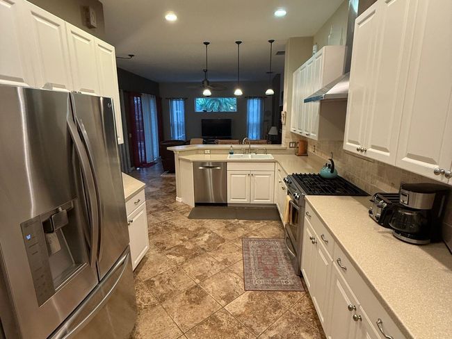 7714 Ashley Cir, House other with 4 bedrooms, 3 bathrooms and null parking in Bradenton FL | Image 6