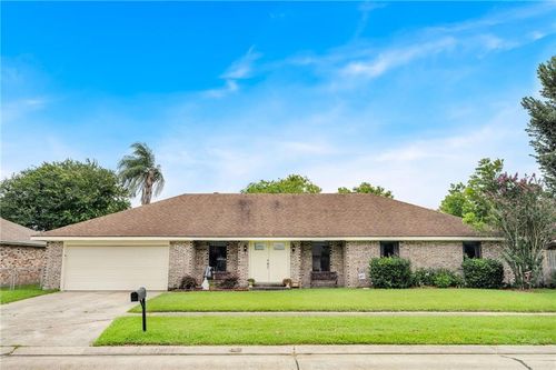 3821 Hillcrest Dr, Marrero, LA, 70072-6019 | Card Image
