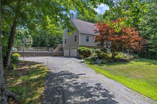 77 Ash Swamp Rd, Scarborough, ME, 04074-9722 | Card Image