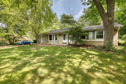 N52W21868 Virginia Lane, Menomonee Falls, WI, 53051 | Card Image