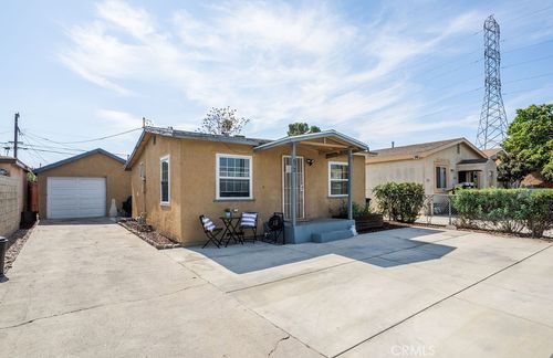672 E 112th Pl, Los Angeles, CA, 90059 | Card Image