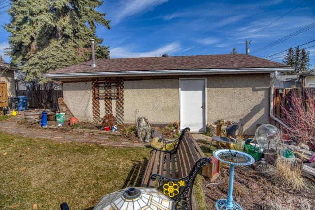 104 Marbrooke Circle Ne, Home with 3 bedrooms, 2 bathrooms and 2 parking in Calgary AB | Image 8