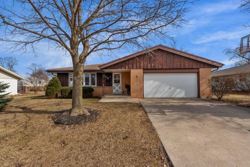 6110 Thornridge Lane, Greendale, WI, 53129 | Card Image