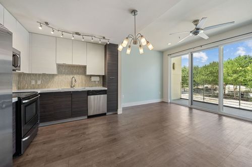 unit-214-604 N Bluff Dr, Austin, TX, 78745-0012 | Card Image