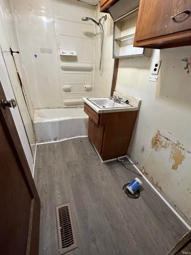 1919 W 11th Street, For Sale in Marion Zoocasa