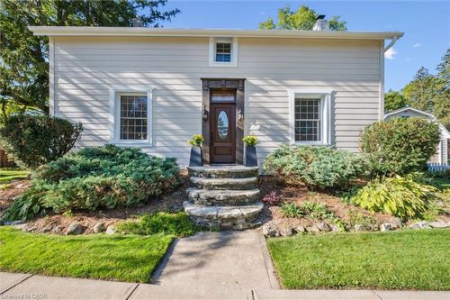 821 Watson Rd S, Arkell, ON, N0B1C0 | Card Image