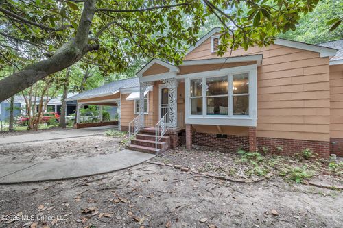 314 Colonial Cir, Jackson, MS, 39211-4213 | Card Image