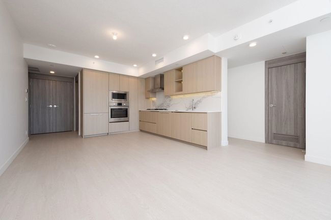 1104 - 13778 100 Ave, Condo with 2 bedrooms, 2 bathrooms and 1 parking in Surrey BC | Image 5