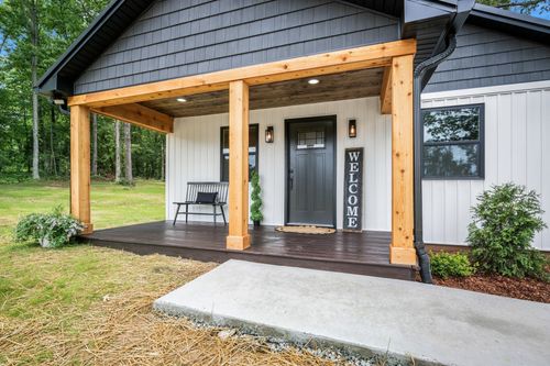 704 Pond Rd, Dickson, TN, 37055-8503 | Card Image