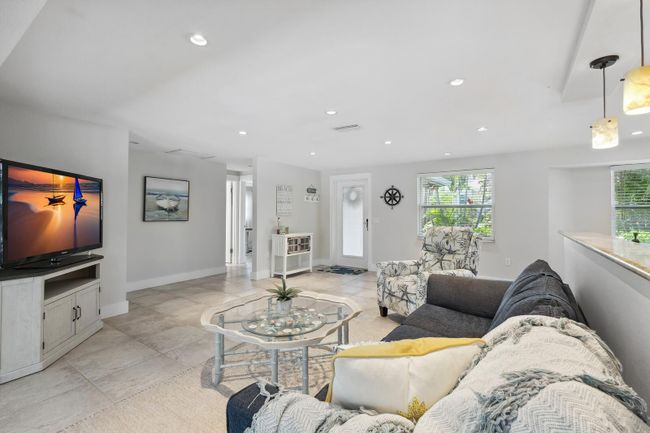 506 69 Th St, House other with 3 bedrooms, 2 bathrooms and null parking in HOLMES BEACH FL | Image 11
