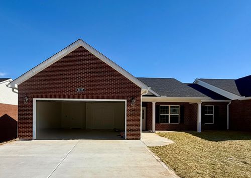 1027 Patriots Lndg, Dandridge, TN, 37725-4572 | Card Image