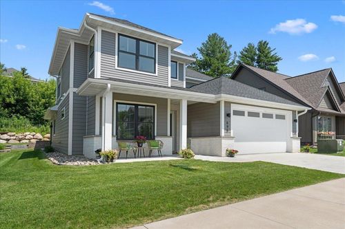 696 Inspiration Pl, Bayport, MN, 55003-3300 | Card Image