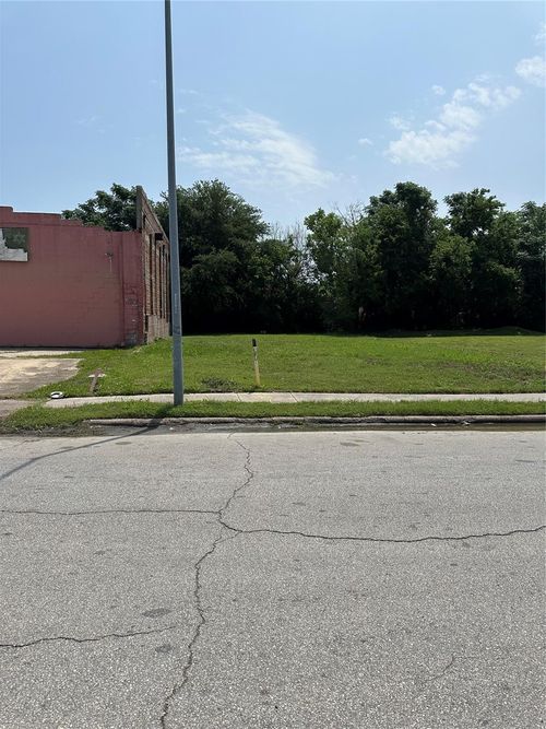 3501 Sampson St, Houston, TX, 77004-4738 | Card Image