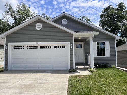 1666 Missouri Ave, Pacific, MO, 63069-3454 | Card Image
