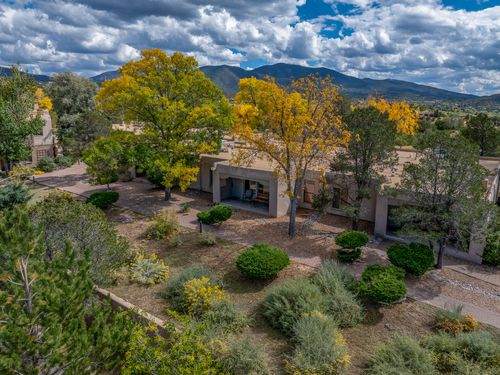 52-320 Artist Rd, Santa Fe, NM, 87501-2079 | Card Image