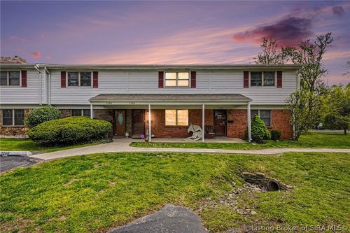 3204 Wooded Way, Jeffersonville, IN, 47130-5940 | Card Image