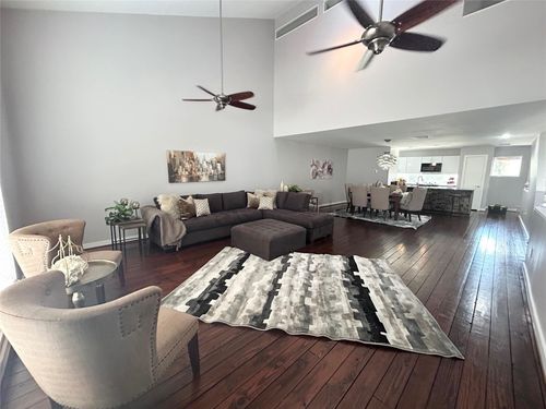 6138 Grand Blvd, Houston, TX, 77021-1177 | Card Image