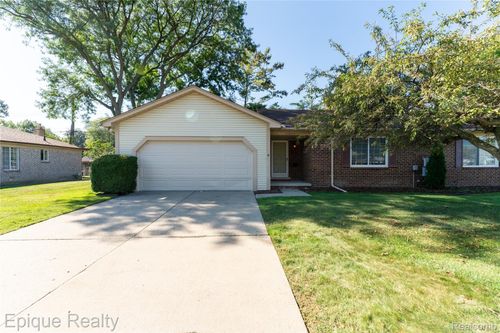 22626 Shoreview Ct, Saint Clair Shores, MI, 48082-2489 | Card Image