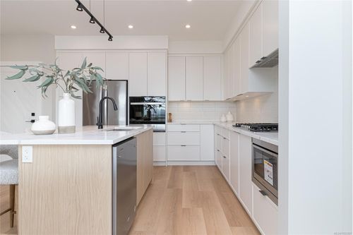 101-1810 Selenite Pl, Langford, BC, V9B7E2 | Card Image