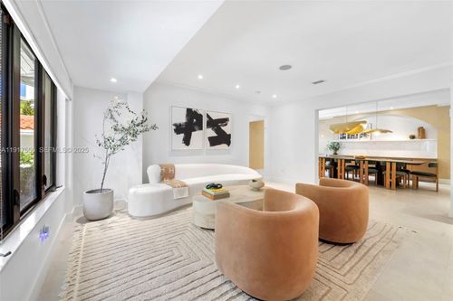 4485 N Jefferson Ave, Miami Beach, FL, 33140-2935 | Card Image