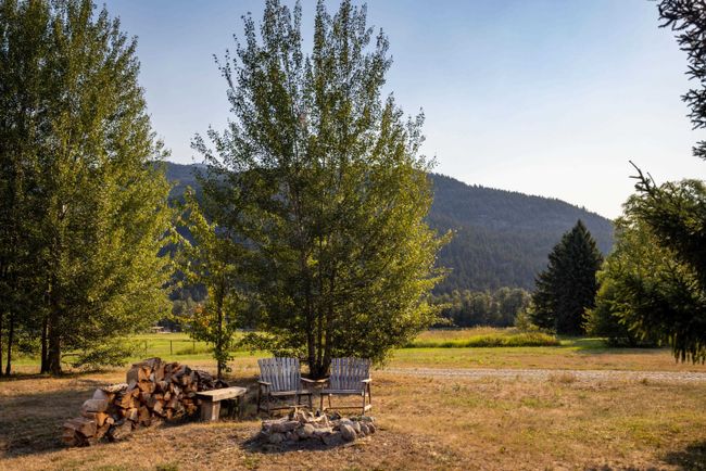 7632 Pemberton Meadows Road, House other with 5 bedrooms, 2 bathrooms and 8 parking in Pemberton BC | Image 11