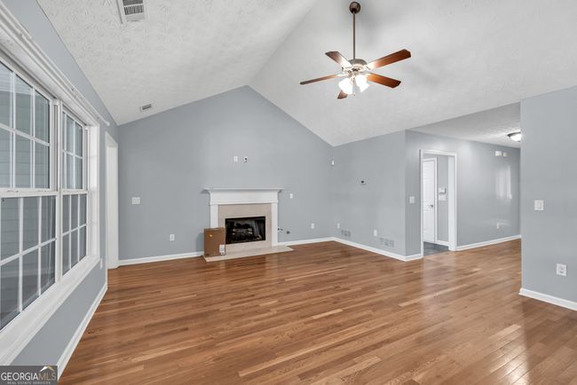 687 Majesty Xing, House other with 3 bedrooms, 2 bathrooms and 2 parking in Winder GA | Image 7