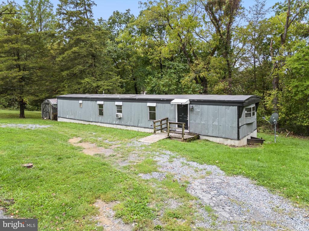 Cedar Run Ln, Harpers Ferry, WV 25425