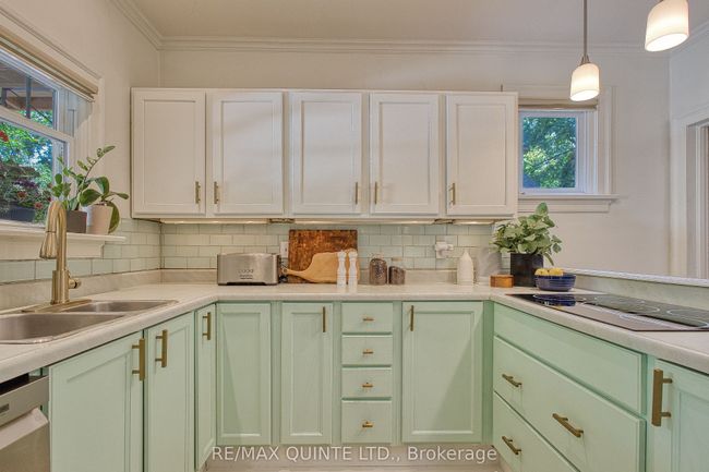 291 Dufferin Ave, House other with 2 bedrooms, 2 bathrooms and 8 parking in Belleville ON | Image 18