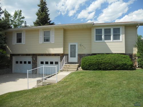 600 Westwind Dr, Box Elder, SD, 57719-9731 | Card Image