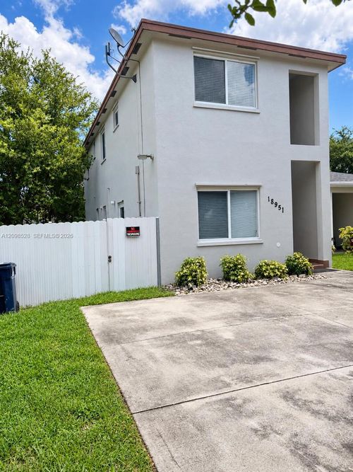 18951 Sw 113th Pl, Miami, FL, 33157-7563 | Card Image