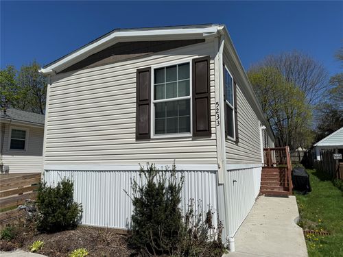 5233 Bryant St, Erie, PA, 16509-2401 | Card Image