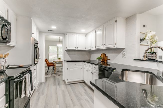 1422 Synandra St, House other with 3 bedrooms, 2 bathrooms and null parking in San Antonio TX | Image 12