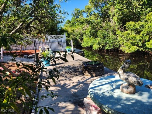 1370 Harbor View Dr, NORTH FORT MYERS, FL, 33917-4127 | Card Image