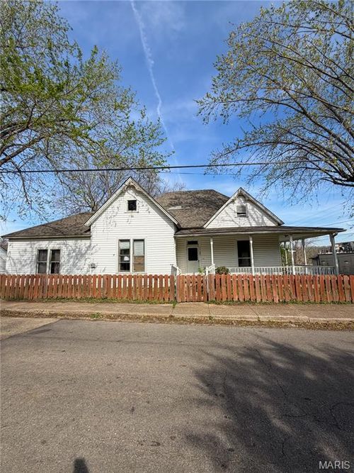 202 Jackson St, Doniphan, MO, 63935-1747 | Card Image