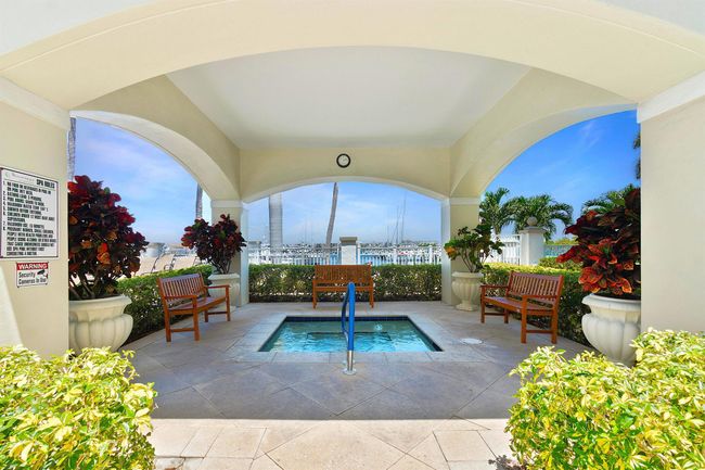 APT-301 - 804 E Windward Way, Condo with 3 bedrooms, 2 bathrooms and null parking in Lantana FL | Image 41
