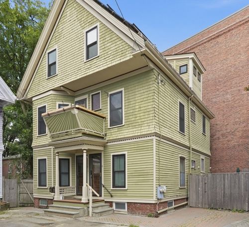 6 Porter Circle, Cambridge, MA, 02140 | Card Image