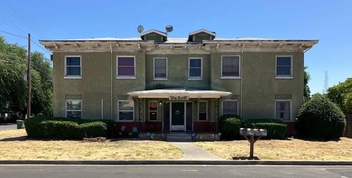 494 Wayside Dr, Turlock, CA, 95380-3223 | Card Image