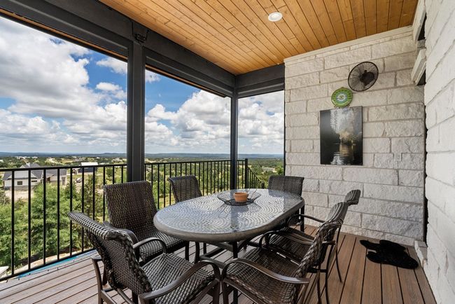 115 Trophy Oak Pt, Home with 5 bedrooms, 5 bathrooms and 3 parking in Fredericksburg TX | Image 19