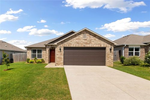 927 E Swift Dr, Fayetteville, AR, 72701-5270 | Card Image