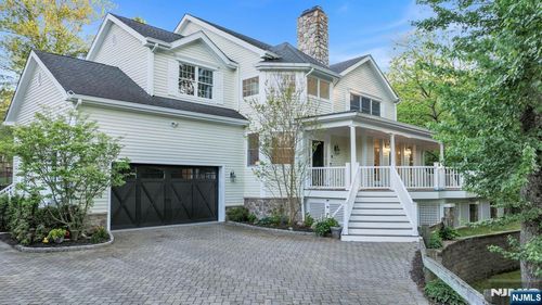 8 Lauren Pond Ct, Demarest, NJ, 07627-2500 | Card Image