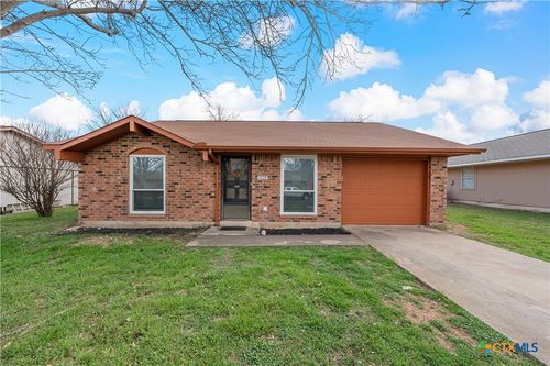 1009 E Avenue O, Belton, TX, 76513 | Card Image