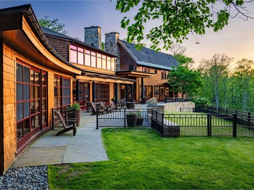 225 Eagles Rest Rd, Shelburne, VT, 05482-7833 | Card Image