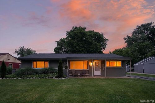 2614 Penna Dr, West Bloomfield, MI, 48324-1756 | Card Image