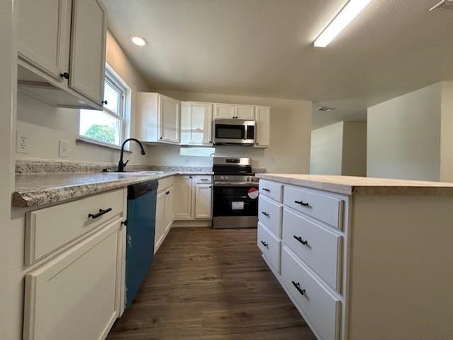 317 W Elm St, House other with 3 bedrooms, 2 bathrooms and null parking in Whitewright TX | Image 9